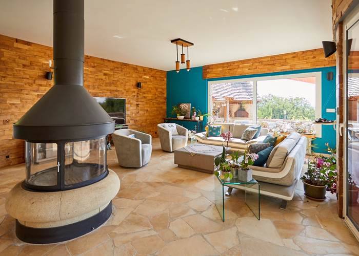 les bois de saint Auvent le salon-page