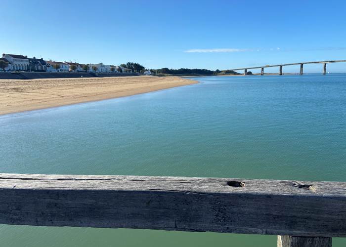 Esplanade de la mer vue depuis l'estacade de Fromentine