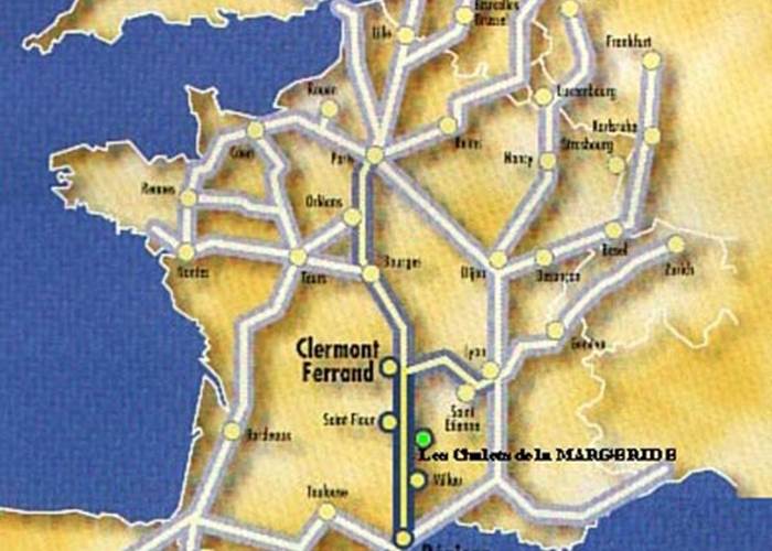 Les Chalets de la Margeride: AU CŒUR DU RÉSEAU AUTOROUTIER