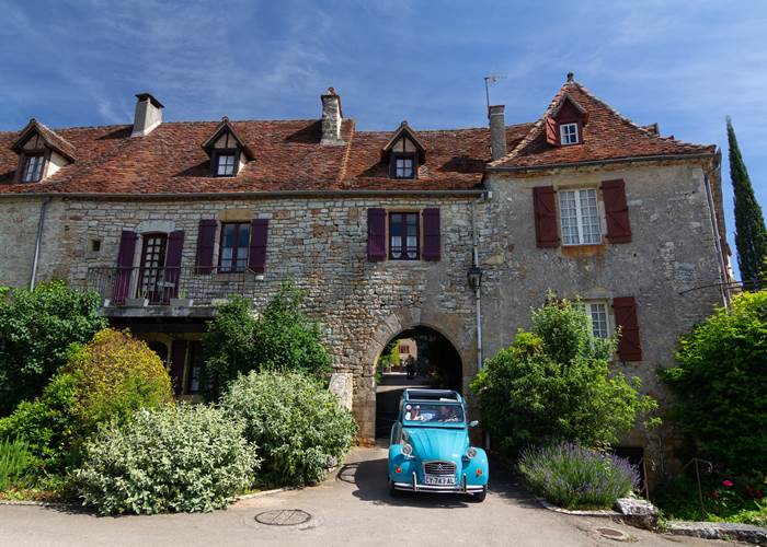 En 2CV à Loubressac © Lot Tourisme - C