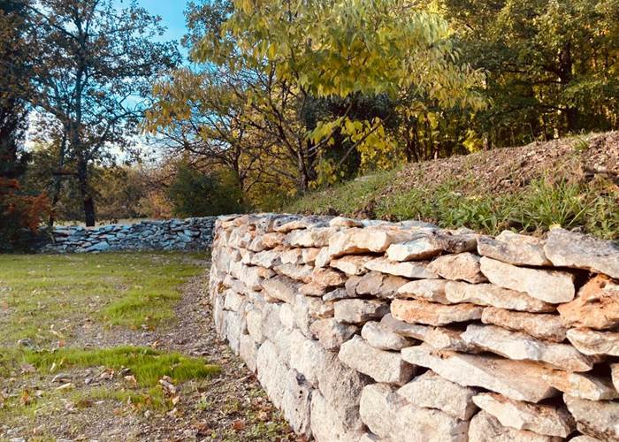 Les murettes du Domaine Sainte Raffine