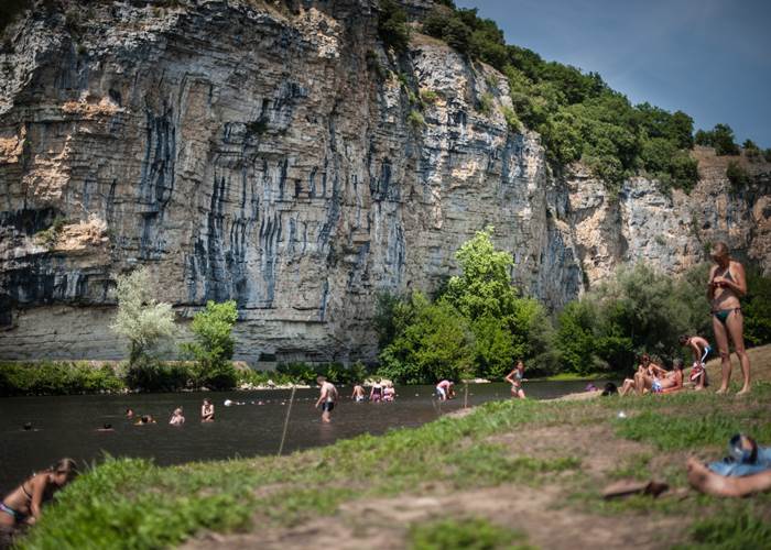 Baignade-dans-la-Dordogne-a-Gluges-02---Lot-Tourisme---C