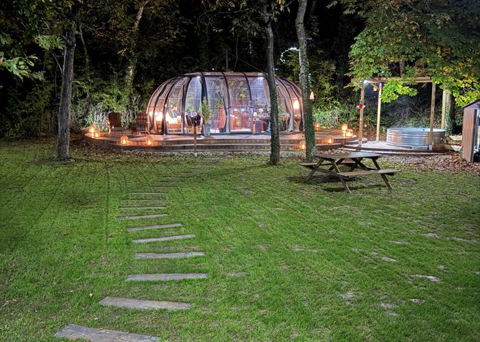 hebergement insolite en Auvergne proche de Lyon en pleine nature-page