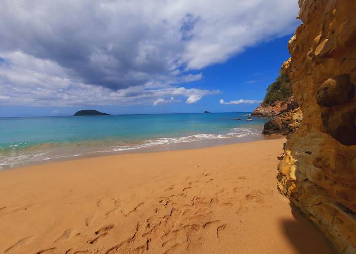 Plage de Tillet- Deshaies - Guadeloupe