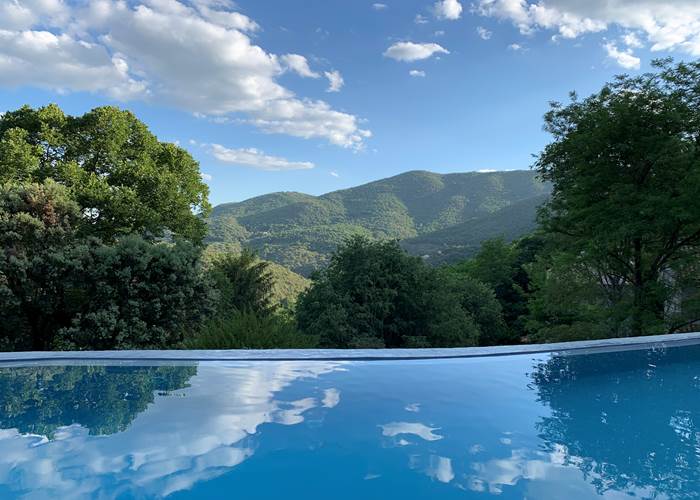 Vue panoramique depuis la piscine