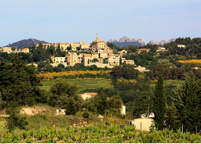 crillon le brave. Copyright. Provence guide. Hocquel.