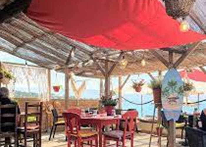 La Petite Voile Rouge à Sagone Plage