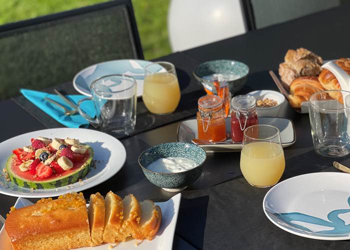 petit dej' en terrasse