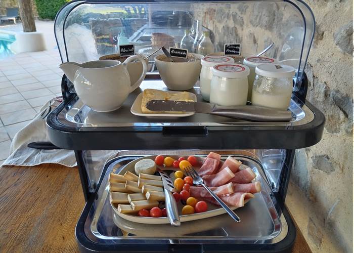 Petit déjeuner des chambres d'hôtes à Le Coq du Nord -Mailhac