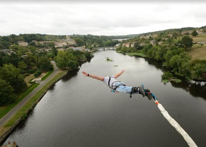 saut elastique l'isle jourdain 86 proche poitiers Futuroscope