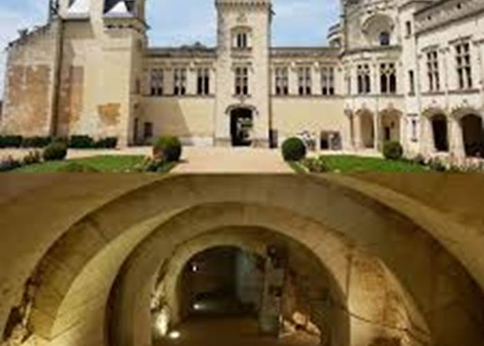 chateau-de-breze-gite-troglodyte-jacuzzi