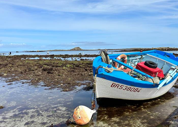 Bateau à Portsall à marée basse