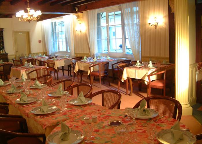 Hôtel Restaurant A La Porte Saint Jean -Salle Jeanne Crosmonot