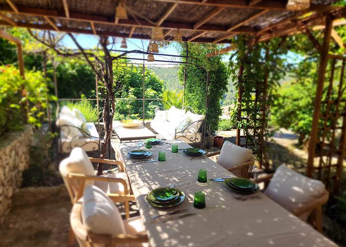 Coin repas au jardin