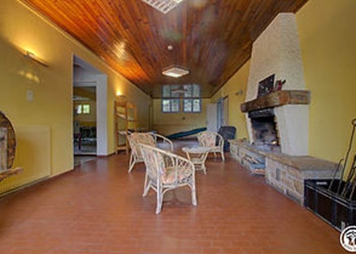 Hall d'accueil avec sa cheminée