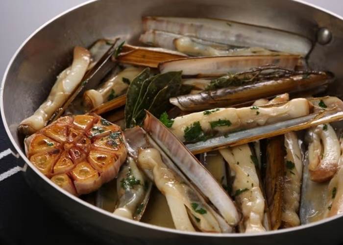 Le Couteau au beurre aillé.