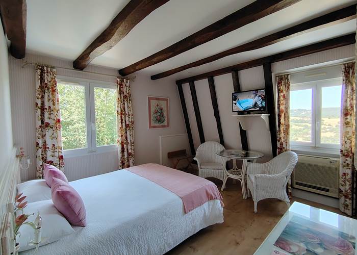 #Villa Ric #chambres climatisées  #Saint-Céré proche #Padirac #Rocamadour