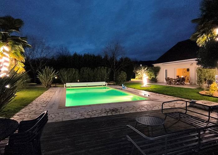 maison d’hôtes La Flèche jardin illuminé ambiance soirée