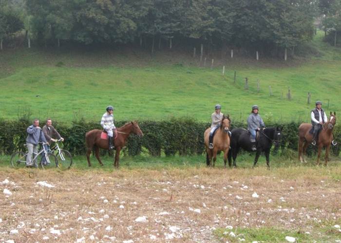 Château de Behen Balade à cheval & en vélo