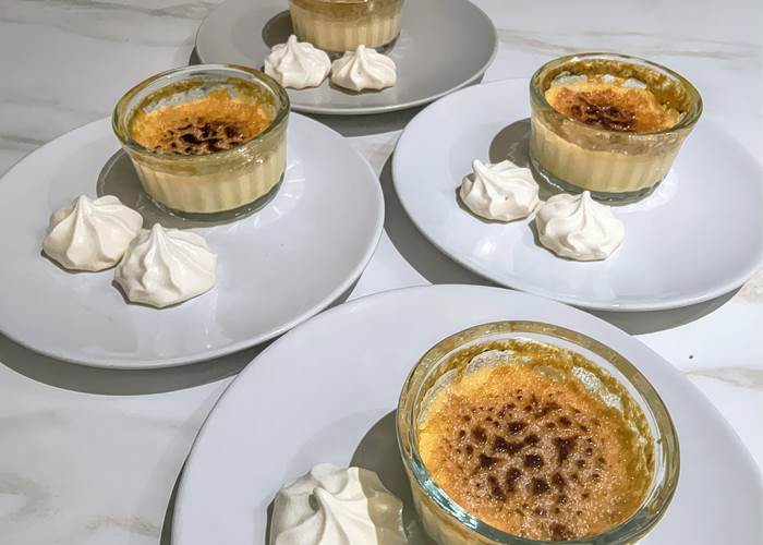 creme-brulee-maison-dessert-table-d-hotes-saisonnee-centres-aveyron
