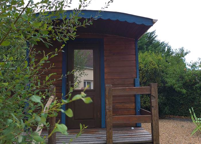 La Parenthèse de Roselyne, roulotte insolite avec spa extérieur à La Flèche en Sarthe