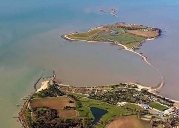 La passe aux boeufs pour accèder à l'Île Madame à marée basse
