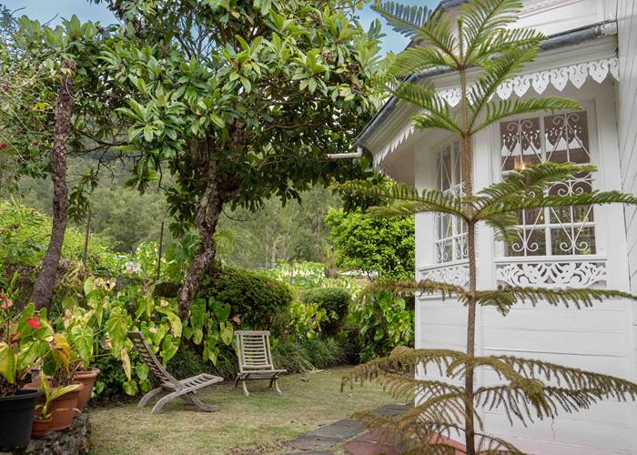 villa blanche hell bourg la reunion bow window