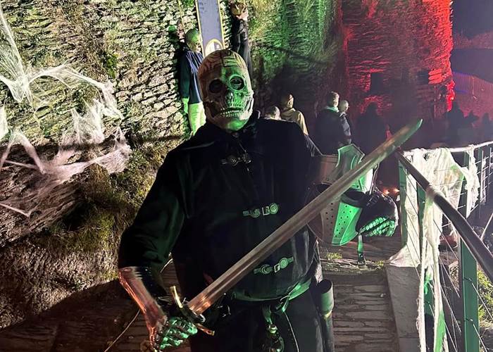 chevalier effrayant halloween au château de la roche-en-ardenne