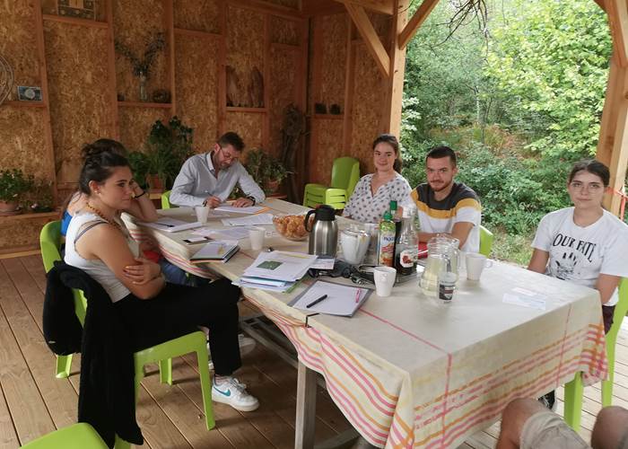 les étudiants de BTS Gestion et protection de la nature aux maisons de Coline