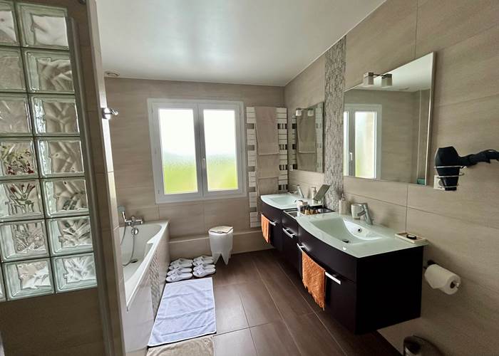 Salle de bain Suite Au pied de la Cathédrale - Les Suites Champenoises