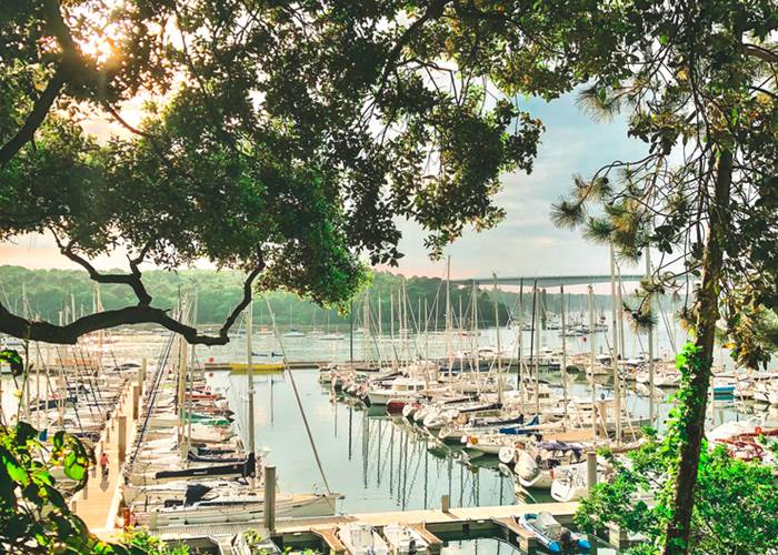 Vue sur le Port de Plaisance de Bénodet au pied du Triplex