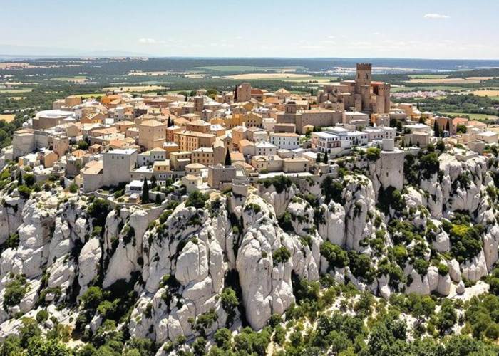 Les-Baux-de-Provence-village-médiéval-classé