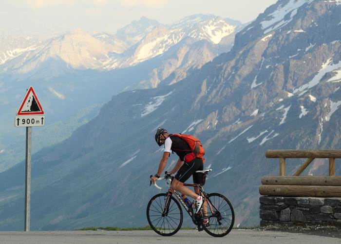 Ariivée au col du Galibier début Juin