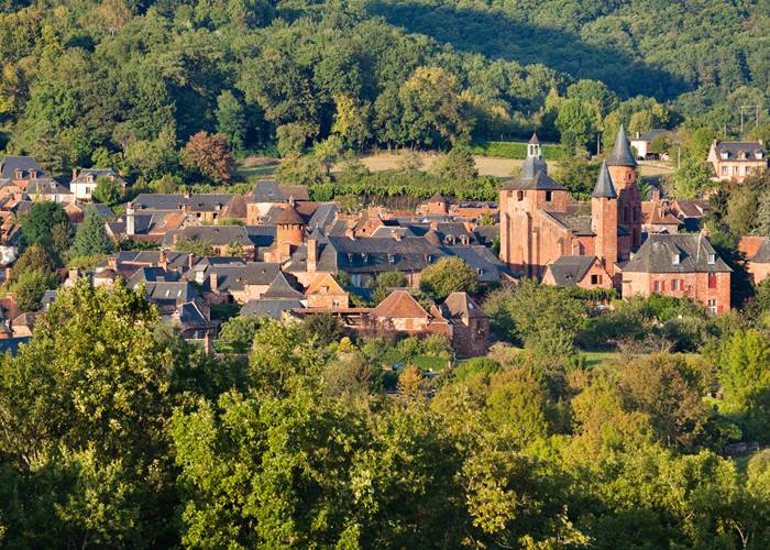 Collonges la Rouge, à 6 km de la Maison des Etoiles