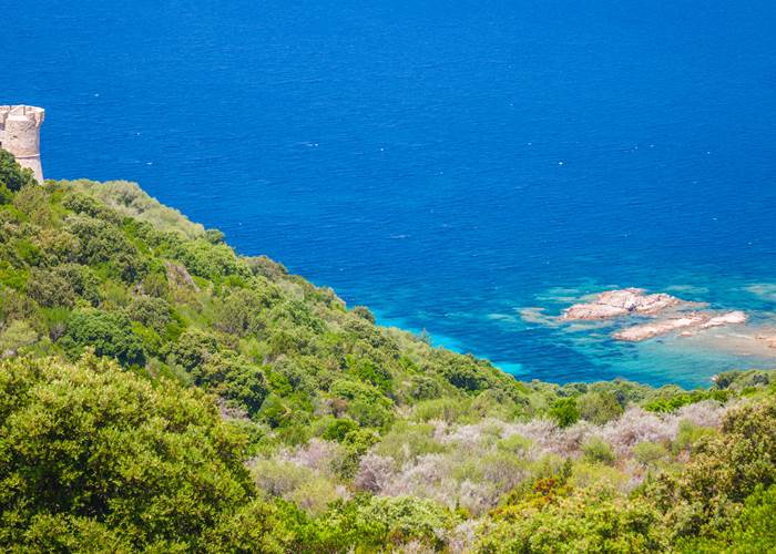 Le sentier des Douaniers, entre criques et maquis