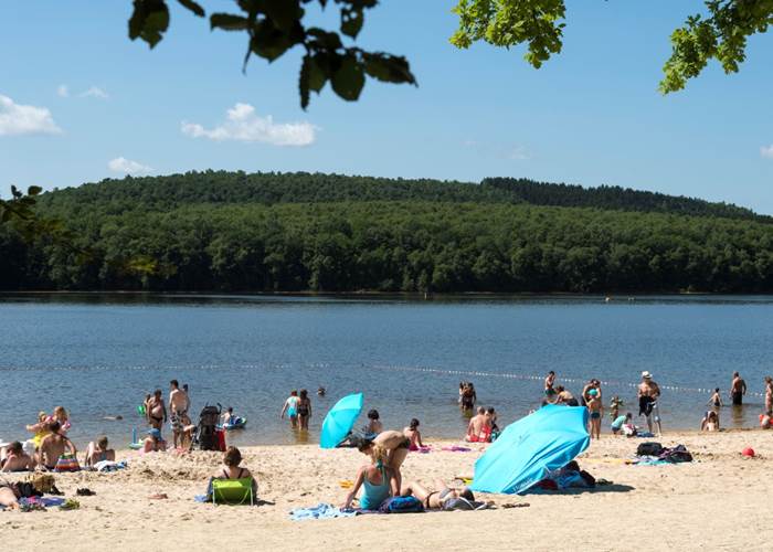 La plage du Lac des Vieilles Forges