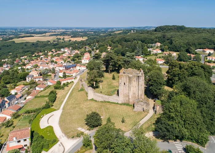 le vieux château de Pouzauges