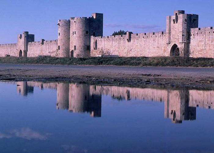 Aigues Mortes à 11 km par la voie verte