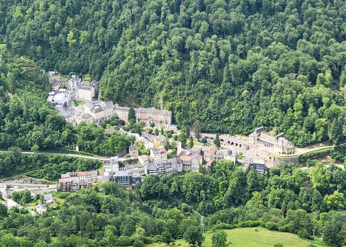 Le village des Eaux Bonnes en vallée d'Ossau