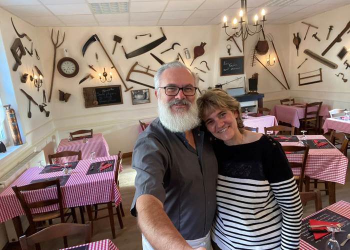Au Thenay Bon, Patrick et Christine servent chaque midi plats et desserts maison. Un régal à deux minutes du Domaine !