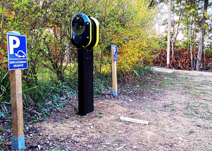 Borne de recharge pour les  voitures electriques-news