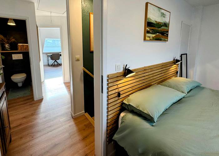 Chambre 2 + couloir avec WC séparé et Salle de bain