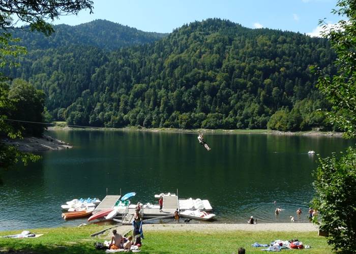 Tirolienne au dessus du Lac de Kruth