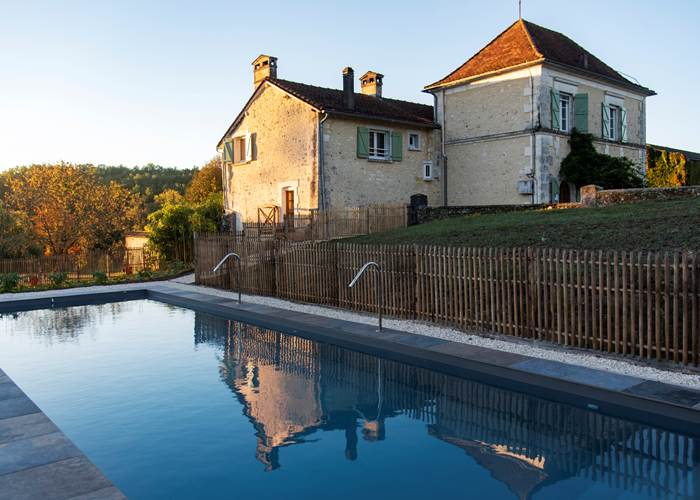 Piscine Chauffée 14 x 4 m | Volet Sécurité immergé | 2 cascades massantes