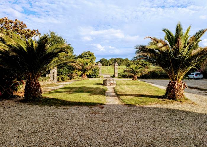 Cour  d'honneur  Domaine de launay blot