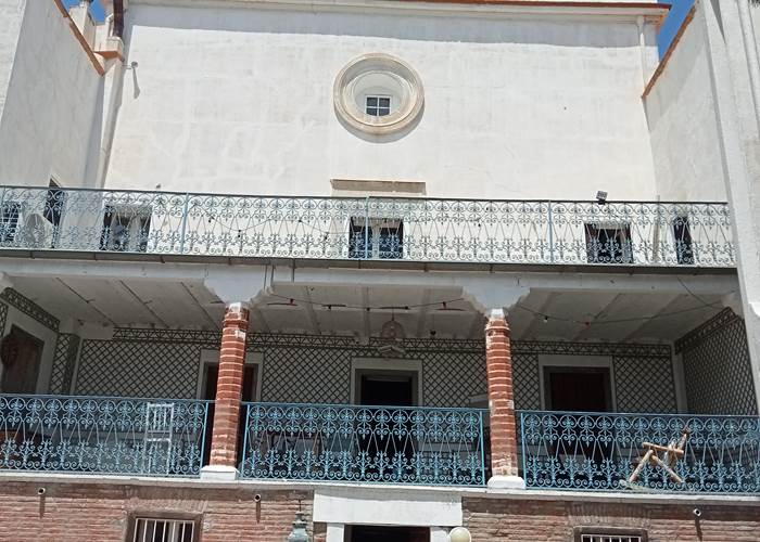 Le Mas Palegry chambres d'hôtes Perpignan - Les terrasses qui font le charme du Mas Palegry à Perpignan. Profitez de quelques instants de repos avant de prendre la route