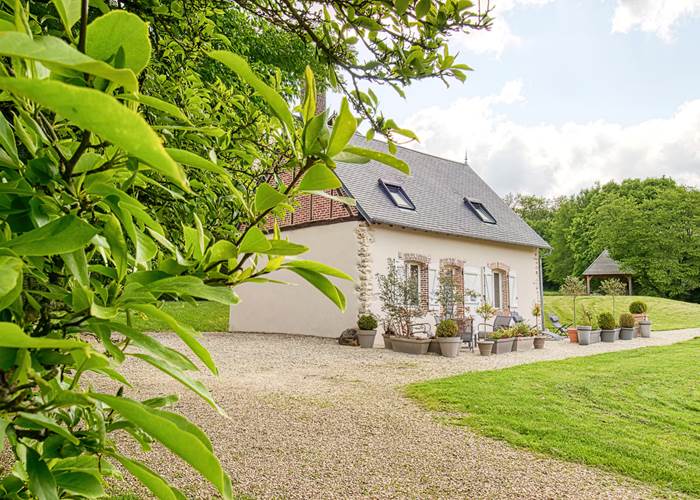 suite-de-l-atelier-avec-living-les-exterieurs-la-verrerie-d-ivoy