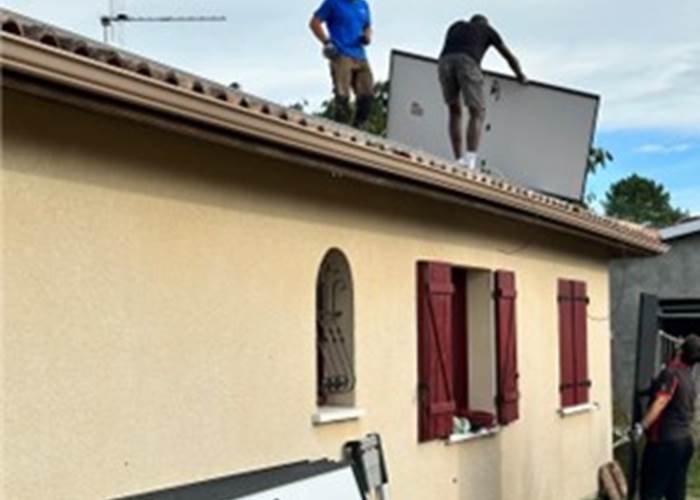 mas-des-anges-pose-panneaux-solaires-toiture-energie-renouvelable_ecologie-durable-soussans-margaux.jpg