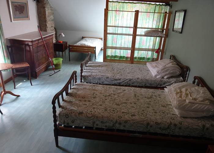 Chambre à 3 lits du gîte 2