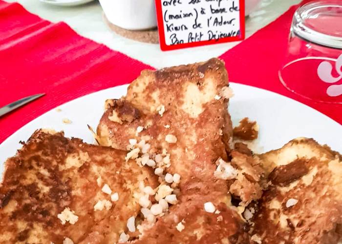 Petit déjeuner avec le "pastis landais" façon "pain perdu"